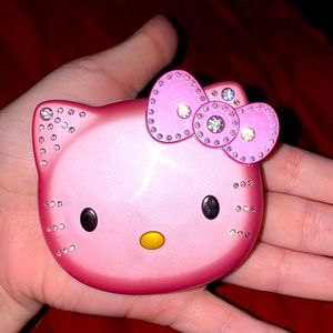 K688 Hello Kitty flip phone ( Pink )